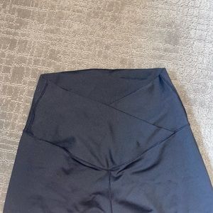 Black v-cut leggings